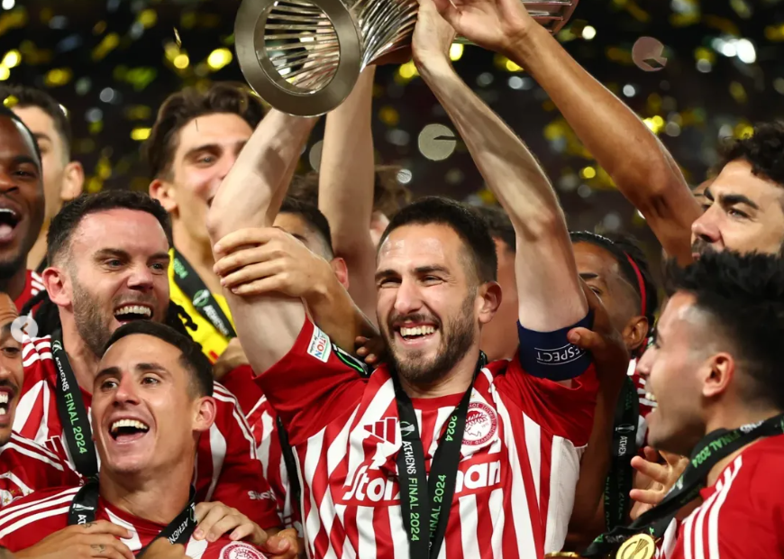 Η UEFA ευχήθηκε χρόνια πολλά στην Ελλάδα με τον Φορτούνη και το τρόπαιο του Conference League