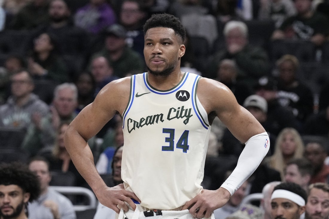 Μπακς – Χοκς 113-131: Ούτε με Γιάννη το Μιλγουόκι και σε… μπελάδες ενόψει playoffs