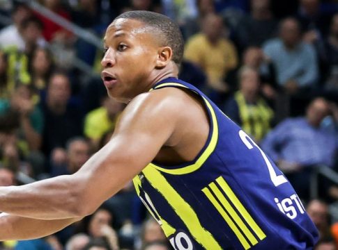 Ο Ντέβον Χολ, τα 2.500.000 ευρώ ετησίως και ο… Ολυμπιακός