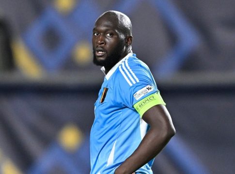 Νάπολι: «Στην πόρτα της εξόδου ο Ρομέλου Λουκάκου»