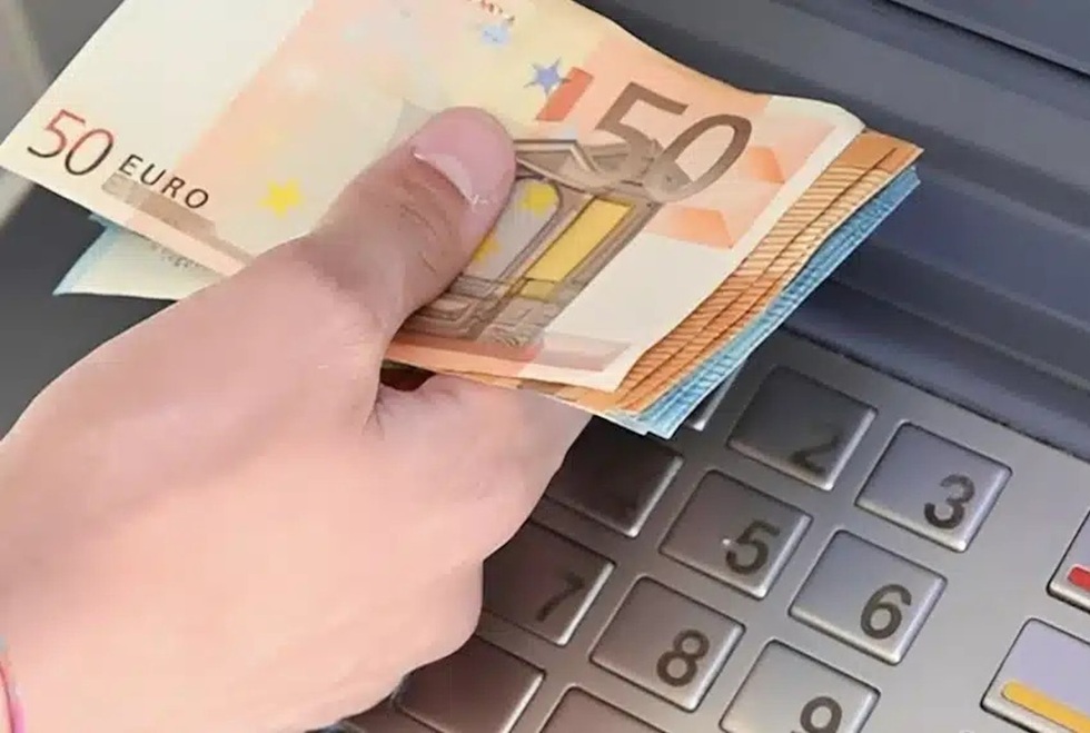 Νέο Έκτακτο επίδομα Πάσχα 200 ευρώ: Ποιοι είναι οι δικαιούχοι και μέχρι πότε μπορείτε να κάνετε την αίτηση σας