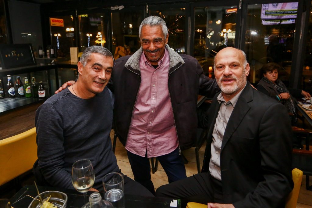 Ο Παύλος Παπαϊωάννου συναντά τον κόσμο της ΑΕΚ πριν το ματς με την ΑΕΛ Novibet (pic)