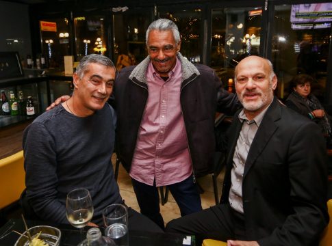 Ο Παύλος Παπαϊωάννου συναντά τον κόσμο της ΑΕΚ πριν το ματς με την ΑΕΛ Novibet (pic)