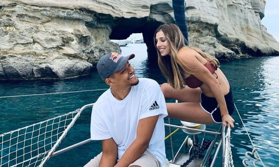 Ποια είναι η Αναστασία Μαγαλιού που κρύβεται πίσω από το χαμόγελο του Εμμανουήλ Καραλή (Pics)