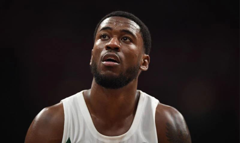 Το παρασκήνιο πίσω από την επιλογή του Μόουζες Ράιτ να ντυθεί στα πράσινα