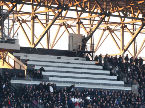 ΕΛ.ΑΣ.: «Ταυτοποιήθηκαν 14 άτομα για τη φραστική επίθεση εις βάρος δημοσιογράφων στην Τούμπα – Οκτώ οι συλλήψεις»