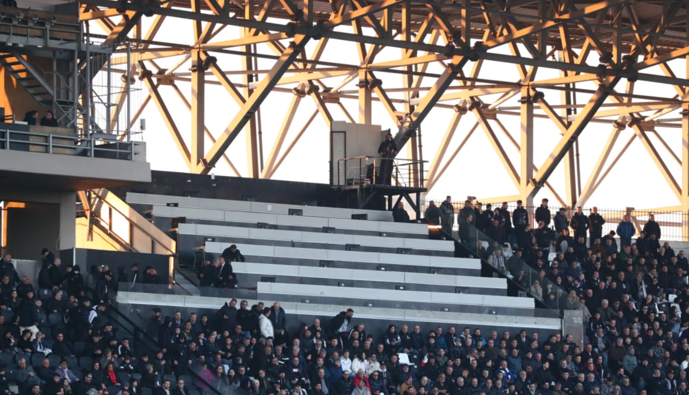 Εγγυήσεις για να επιστρέψουν στις θέσεις τους στην Τούμπα πήραν οι δημοσιογράφοι