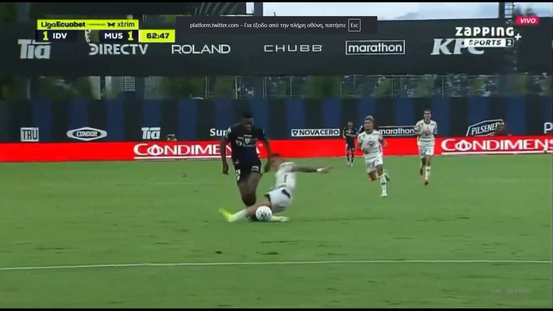 Δολοφονικό τάκλιν σε αγώνα στο Εκουαδόρ – Σοκαριστικό βίντεο