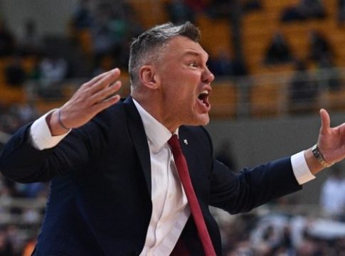 «Τρελάθηκε» ο Γιασικεβίτσιους: Απίστευτο ξέσπασμα σε τάιμ άουτ (vid)