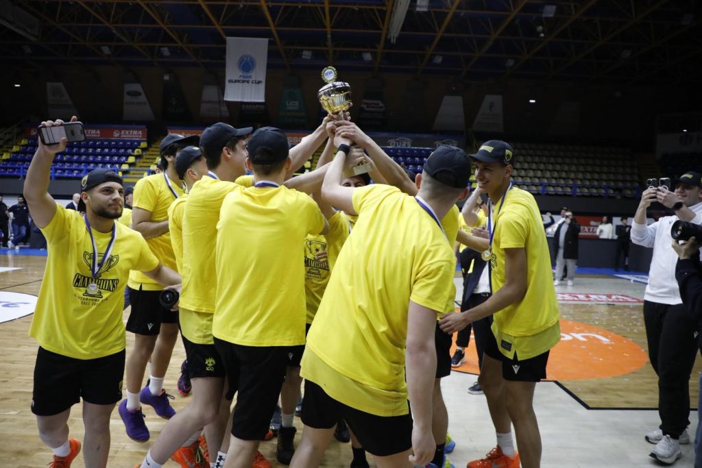 Η ΑΕΚ πήρε το πρωτάθλημα στην Α’ ΕΣΚΑ και οι παίκτες της πανηγύρισαν μαζί με τον Μπάρτλεϊ (Pics & vid)