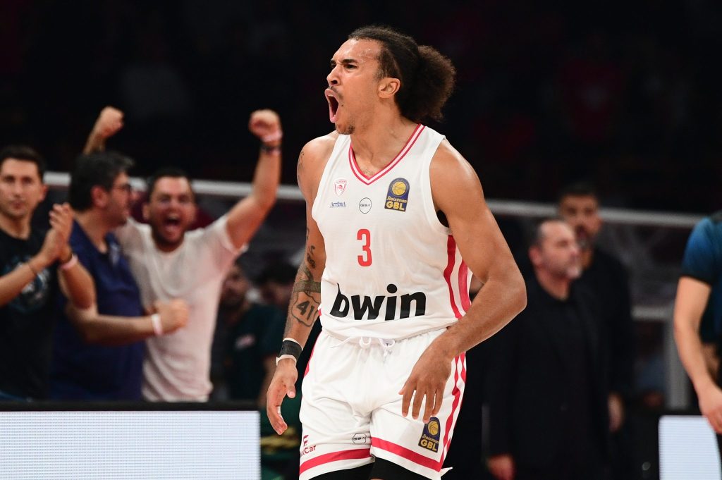 Γουόρντ: «Θα με κατακλύσουν τα συναισθήματα, αλλά ήρθα για να κάνω τη δουλειά μου»