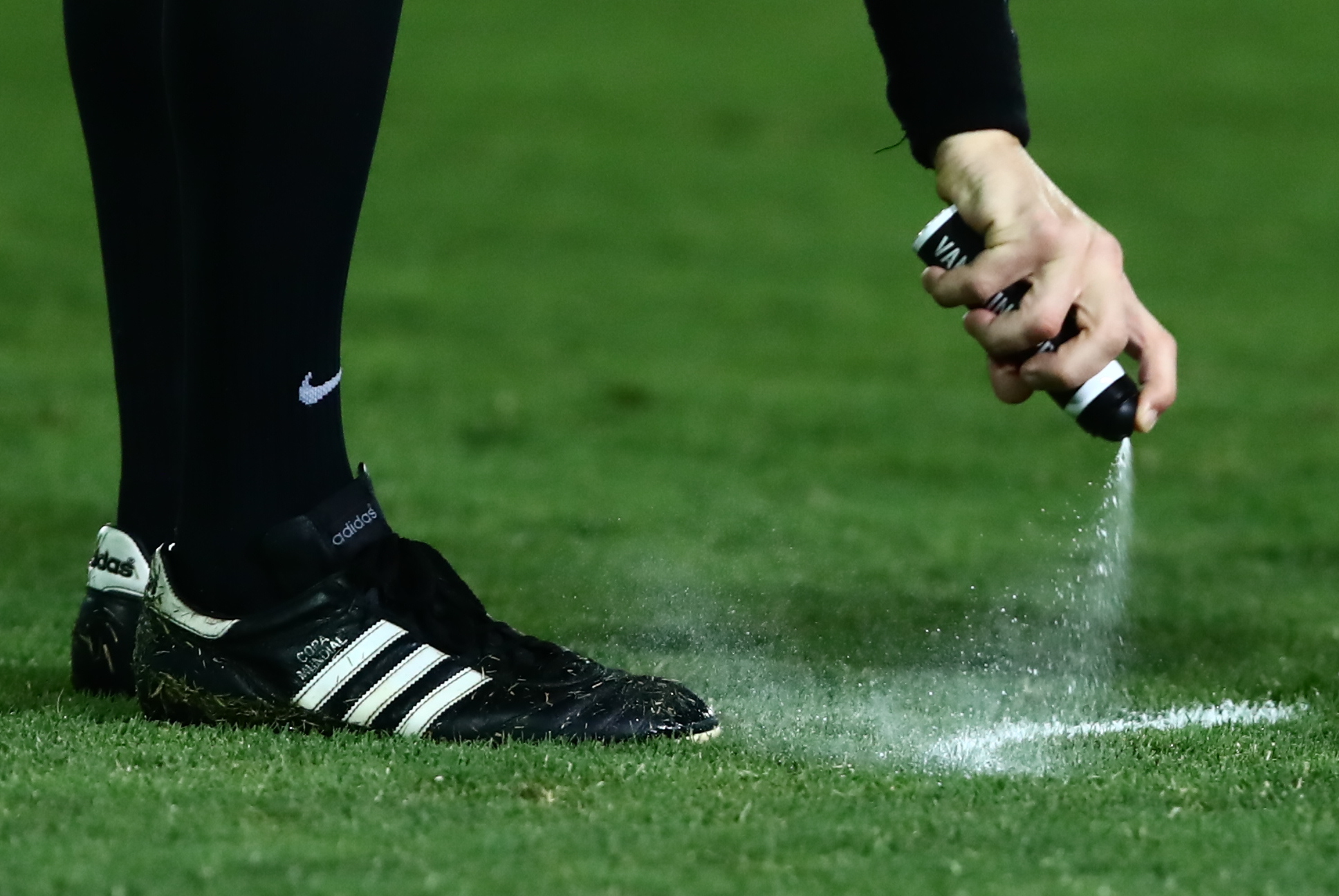 Το «χρυσό ταμείο» των διαιτητών στην εποχή του Λανουά και το κόλπο των διπλών ορισμών