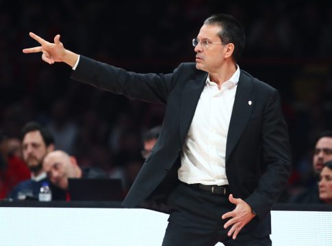 Επίσημο: Η Βαλένθια ανανέωσε με τον Μαρτίνεθ έως το 2028