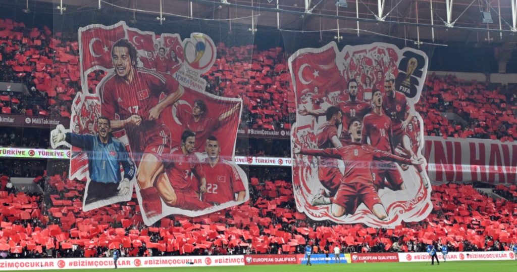 Η ηχηρή απουσία στο πανό που σήκωσαν οι Τούρκοι