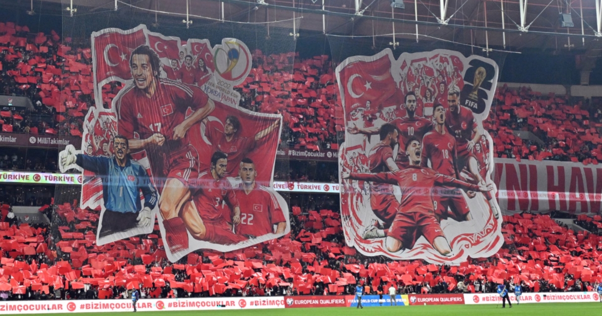 Η ηχηρή απουσία στο πανό που σήκωσαν οι Τούρκοι