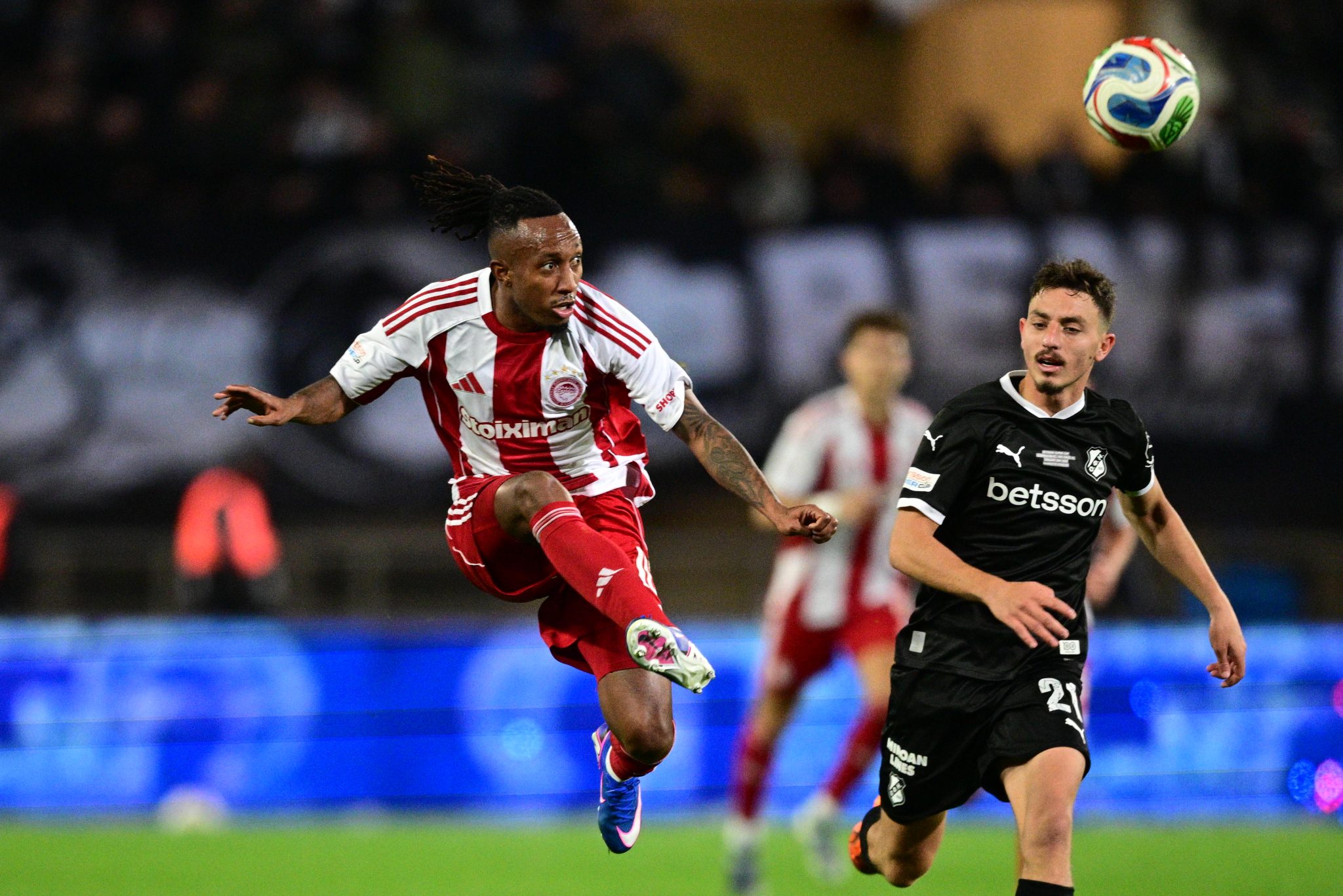 Στην Κρήτη για να βάλει… πίεση στους συνδιεκδικητές ο Ολυμπιακός