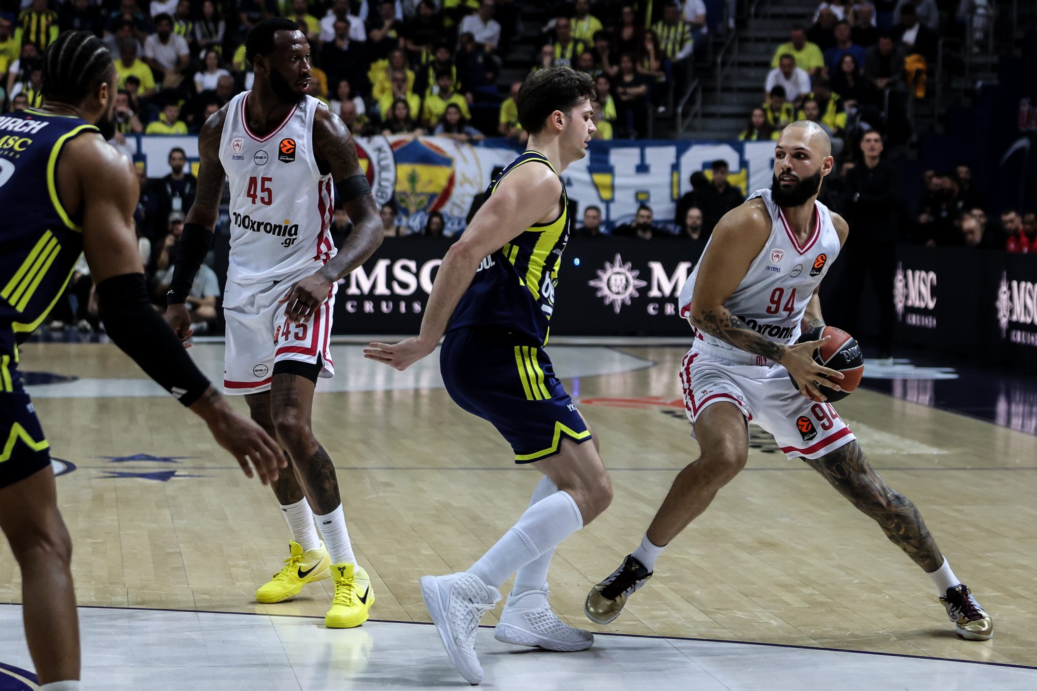 Η «τιτανομαχία» της Euroleague: Το αδιανόητο 122.8 του Ολυμπιακού και οι μόλις 78.9 πόντοι ανά παιχνίδι της Φενέρ (vids)