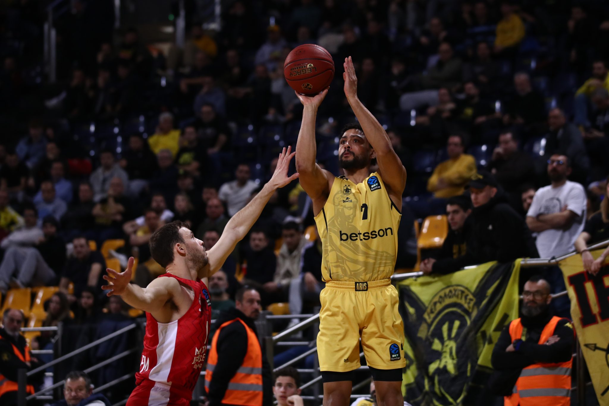 Από την Άρη, στη ρουμανική Βαλτσέα ο Φορμπς