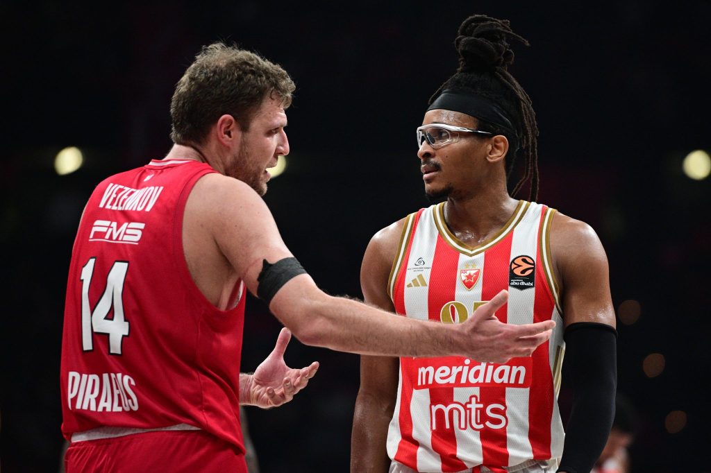 Υπόκλιση Μονέκε στον Βεζένκοφ: «Μόνο ο Σάσα είναι καλύτερος από εμένα»