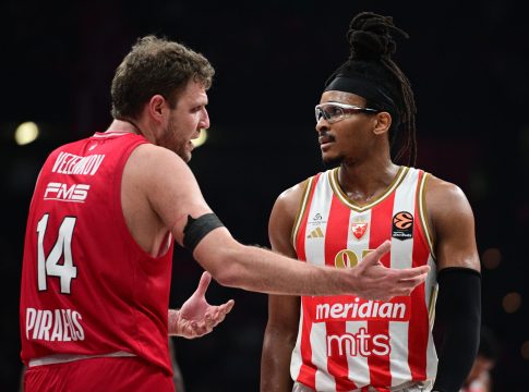 Υπόκλιση Μονέκε στον Βεζένκοφ: «Μόνο ο Σάσα είναι καλύτερος από εμένα»