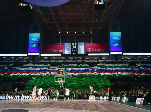 Απίθανο: Ο Παναθηναϊκός κατέβασε το λάβαρο του Μποντιρόγκα από το ΟΑΚΑ μετά την ήττα από τον Ολυμπιακό