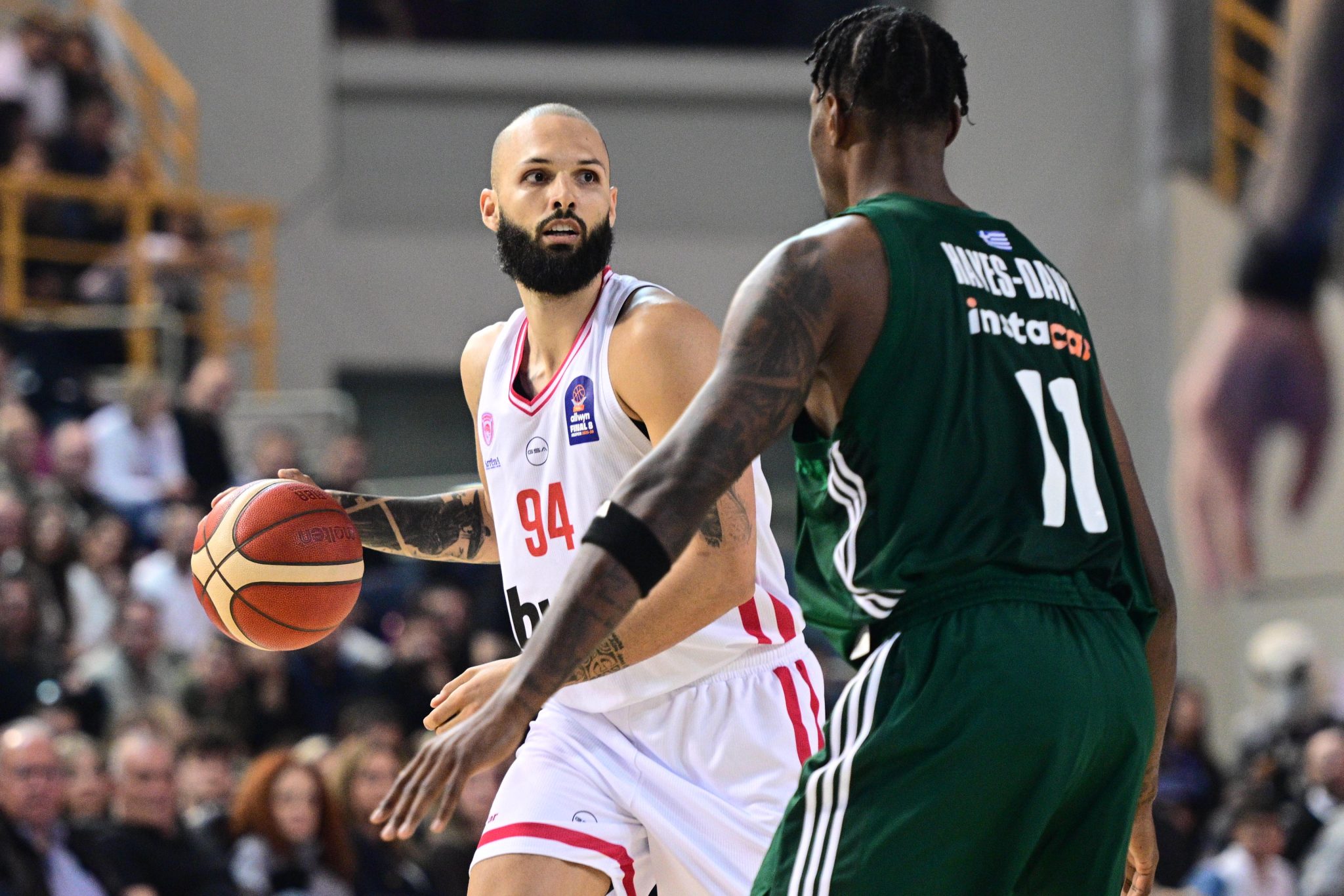 Ολυμπιακός – Παναθηναϊκός: Με την μπάλα στον Χέιζ – Ντέιβις και κρυφό χαρτί τον Ταϊρίκ Τζόουνς