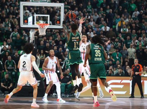 Είναι φάουλ τελικά στον Χέιζ-Ντέιβις; – Τι αναφέρει ο αναλυτής διαιτησίας της Euroleague