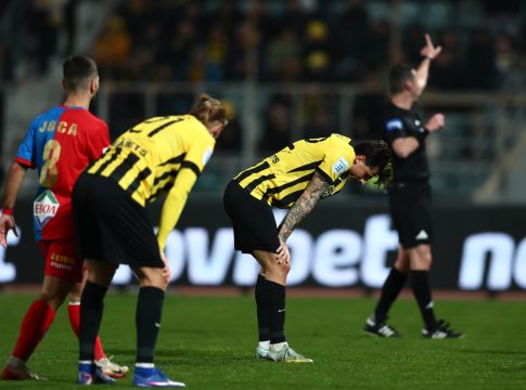 Βόλος – ΑΕΚ 2-2: Το buzzer beater του Ρέλβας στο 90+8′ έσωσε την Ένωση