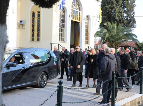 Φωτογραφίες από την κηδεία του Βασίλη Δανιήλ (pics)
