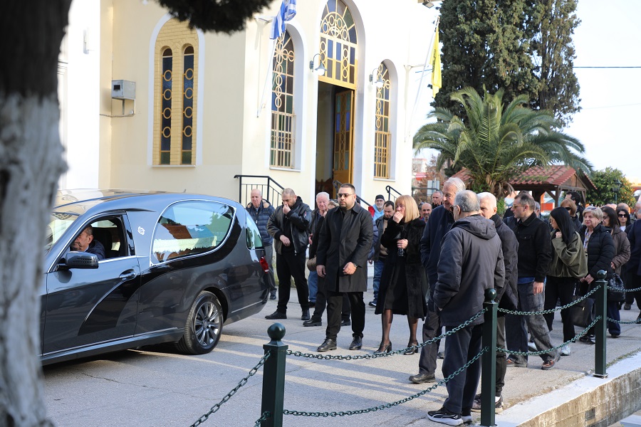 Φωτογραφίες από την κηδεία του Βασίλη Δανιήλ (pics)