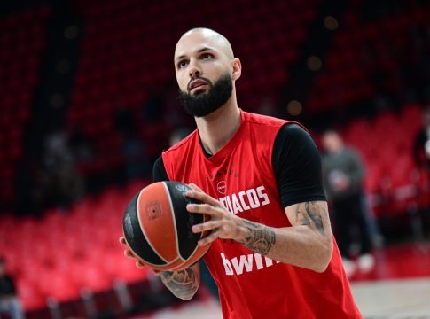 «Αλάνθαστος» ο Φουρνιέ: 6/6 τρίποντα στην προθέρμανση