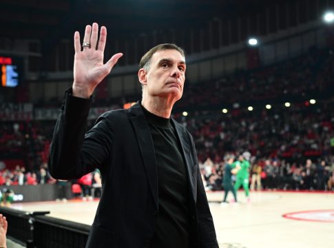 Ολυμπιακός: Αποθέωση για Μπαρτζώκα στο ΣΕΦ