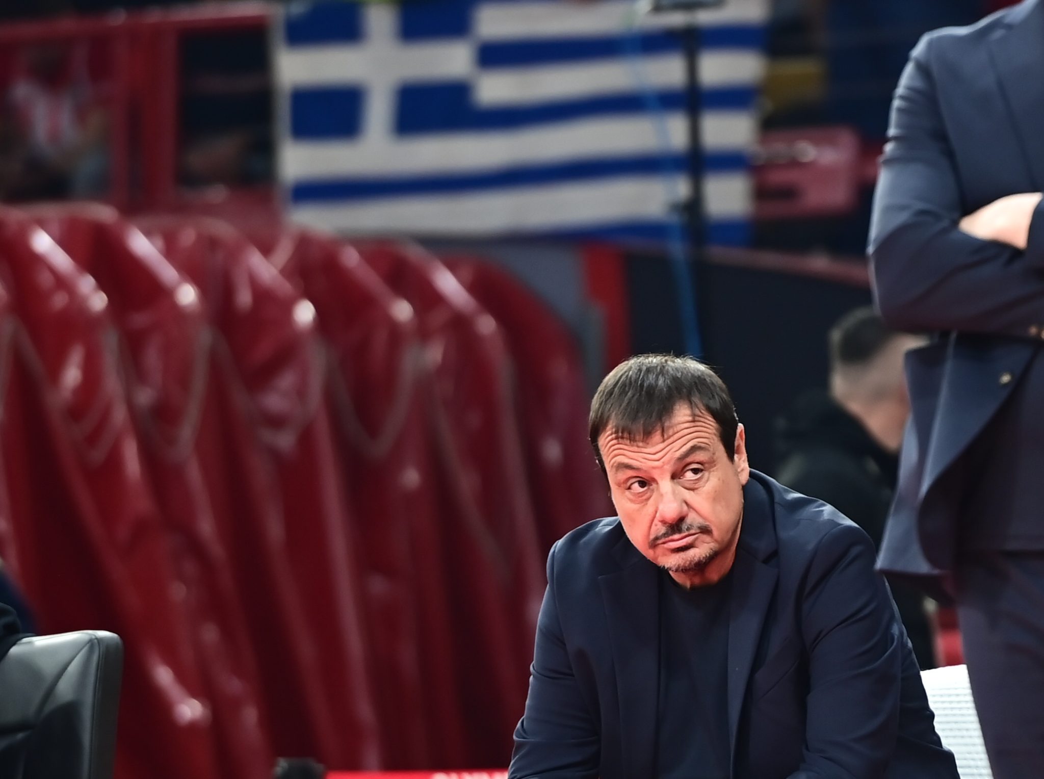 Αποδοκιμασίες για τον Αταμάν κατά την είσοδό του στο ΣΕΦ (pics)