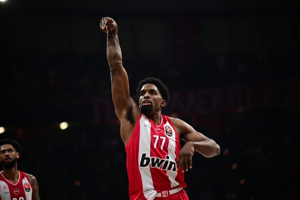 ΜακΚίσικ: «Παίζω για την επέκταση του συμβολαίου μου – Ποιον καλύτερο από μένα θα βρει ο Ολυμπιακός;»