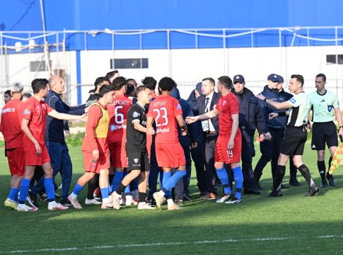 Ένταση ανάμεσα στους παίκτες της Καλαμάτας και του Πανιωνίου μετά το τέλος του αγώνα (pics)