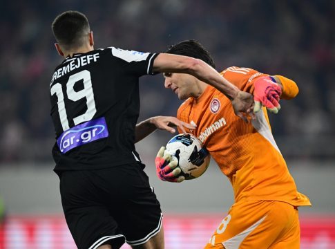 Και όμως δεν αποβλήθηκε ο Γερεμέγεφ: Δύο χτυπήματα ο Σουηδός αλλά… (vid)