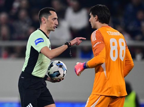 Τα «φάλτσα» των ξένων διαιτητών απειλούν την Super League