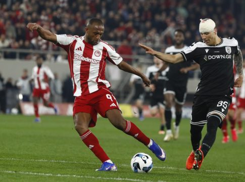 Μια σέντρα για τον… Ελ Κααμπί και ας μιλήσουμε για γκολ – Τι λένε οι αριθμοί για τον Ολυμπιακό της Super League πέρσι και φέτος