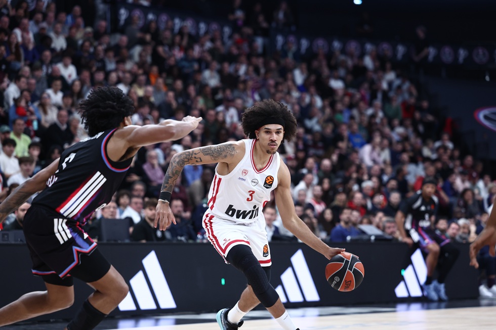 Η Παρί βράβευσε τον Τάισον Γουόρντ (vid)