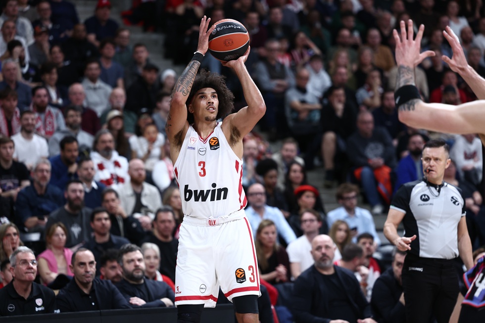 Γουόρντ: «Μειώσαμε την ταχύτητα κι ελέγξαμε το…χάος της Παρί»