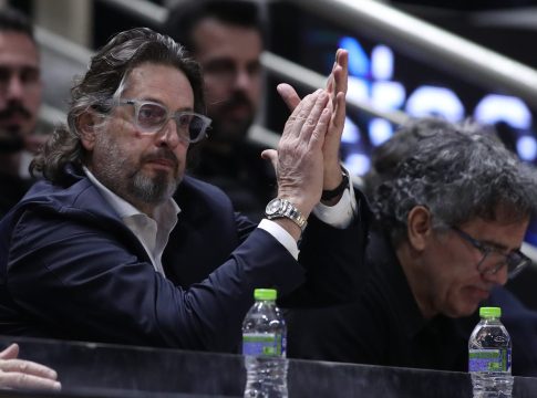 Τρινκιέρι και Μυστακίδης παρακολουθούν παρέα το ματς του ΠΑΟΚ με το Περιστέρι Betsson