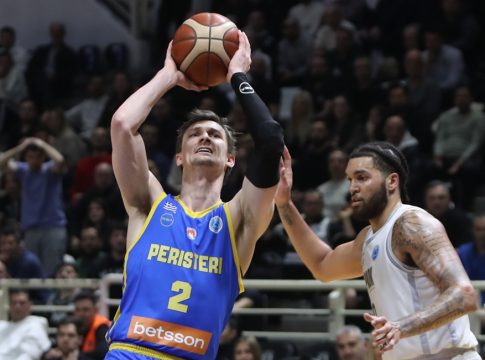 Βαν Τούμπεργκεν: «Ελπίζω η τρίτη φορά κόντρα στον ΠΑΟΚ να είναι τυχερή για μας»