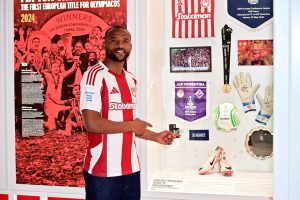 Ελ Κααμπί: «Αχ, αυτή η φανέλα του Ολυμπιακού…» (vid)