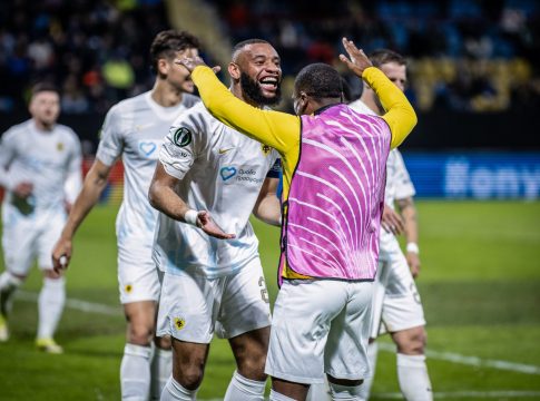 ΑΕΚ: Οι αντιδράσεις στα γκολ και οι πανηγυρισμοί σε αγωνιστικό χώρο και κερκίδες (vid)