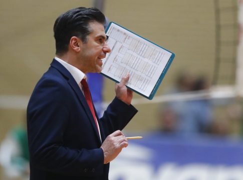 Βουρδέρης: «Θα ανασυνταχθούμε σε όλους τους τομείς – Χρειάζονται αποκατάσταση οι παίκτες»