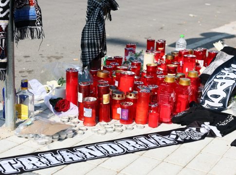 Συγκλονιστική δήλωση από τη μητέρα του Κλεομένη: «Μην αφήνετε τη σιωπή να καλύπτει το έγκλημα που μου στέρησε το παιδί μου»