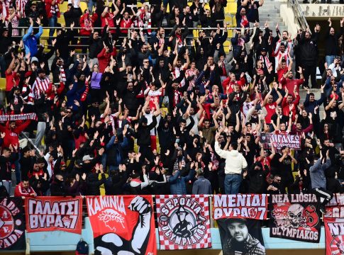 Λαϊκή απαίτηση: «Θρύλε γερά, γερά, πρωτάθλημα ξανά»