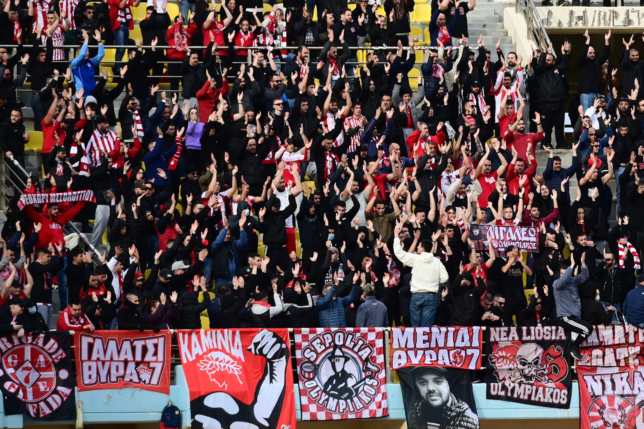 Λαϊκή απαίτηση: «Θρύλε γερά, γερά, πρωτάθλημα ξανά»