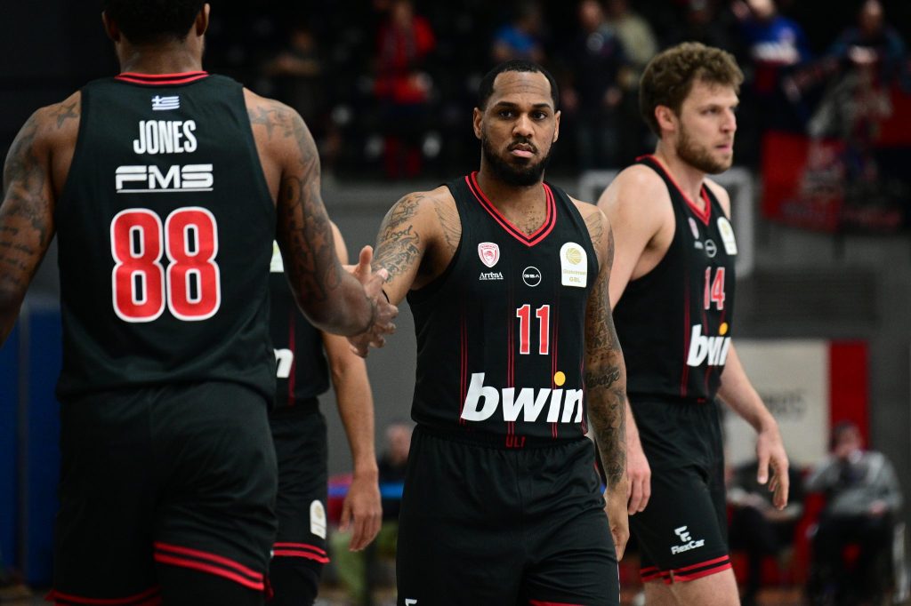 Πώς προετοιμάζει ο Ολυμπιακός το ντέρμπι με τον Παναθηναϊκό και γιατί αυτή μπορεί να είναι η ευκαιρία του Μόντε Μόρις (pic, vids)