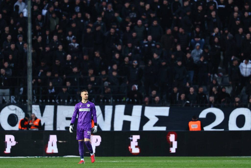 Η αστυνομία έκρυψε τους δημοσιογράφους στο κέντρο Τύπου – Με δική τους ευθύνη επέστρεψαν κάποιοι στο δεύτερο ημίχρονο